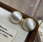 Load image into Gallery viewer, Classic Pearl Disc Earrings