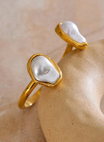 Load image into Gallery viewer, Pearl Touch Cuff