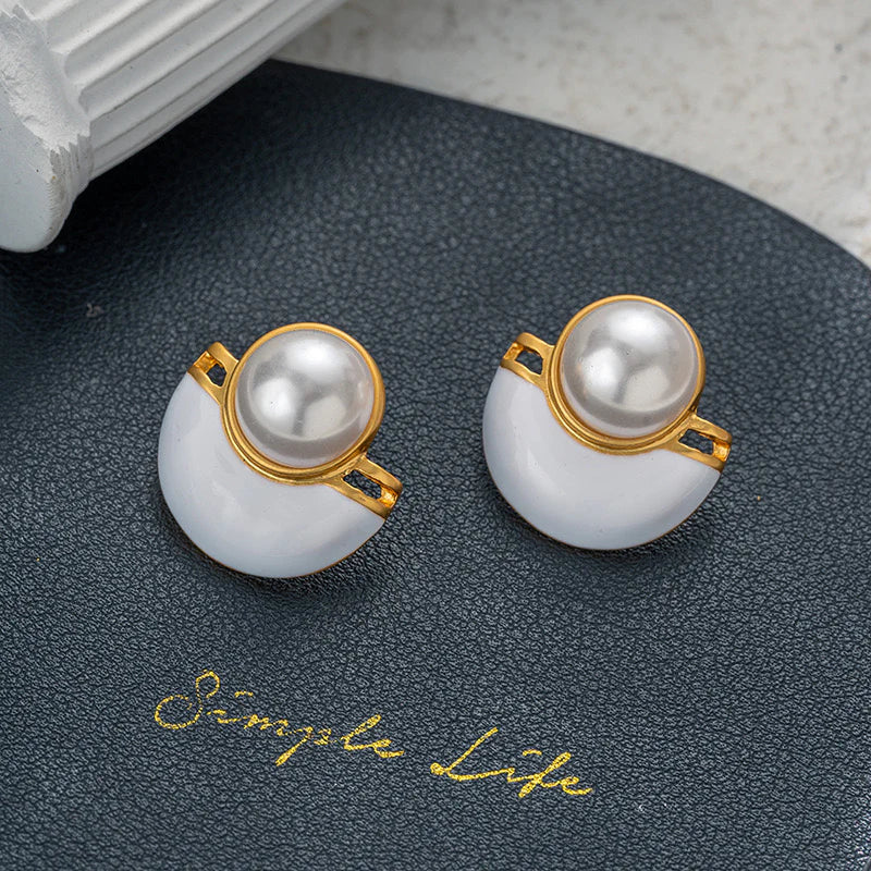 Classic Pearl Arch Studs