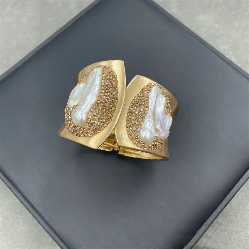 Baroque cuff